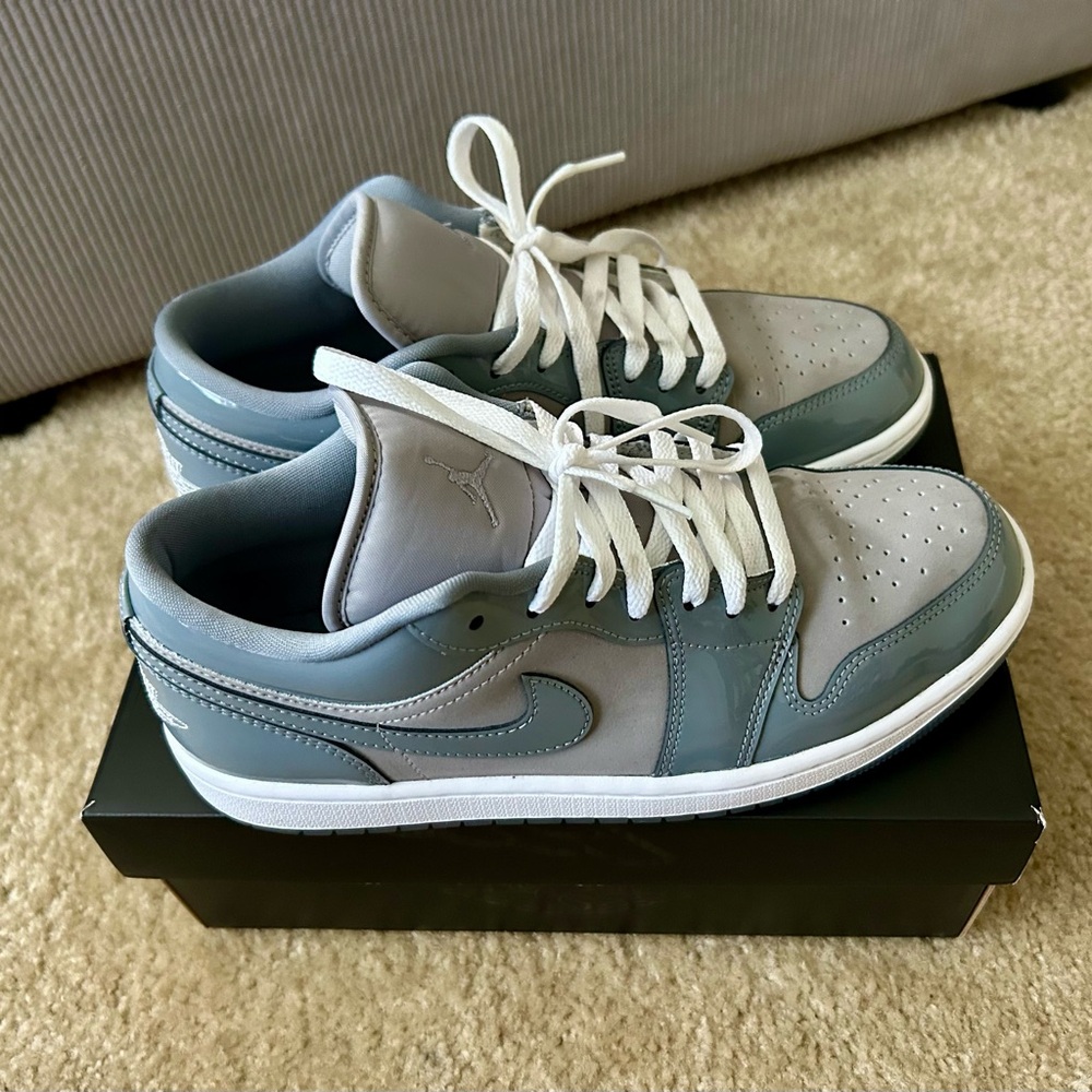 Jordan Gray and Silver Sneakers Premium Comfort